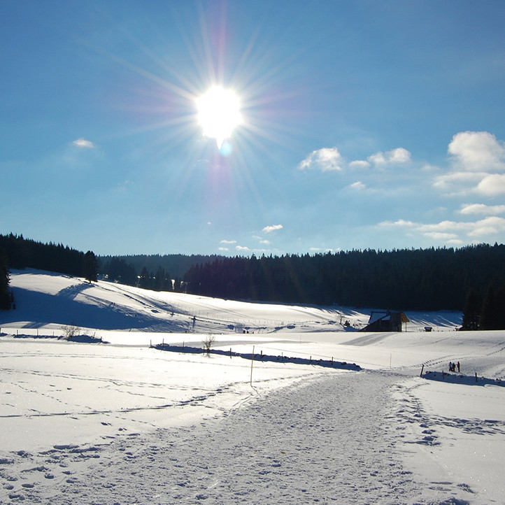 vacances alpes la clusaz confins montagne hiver